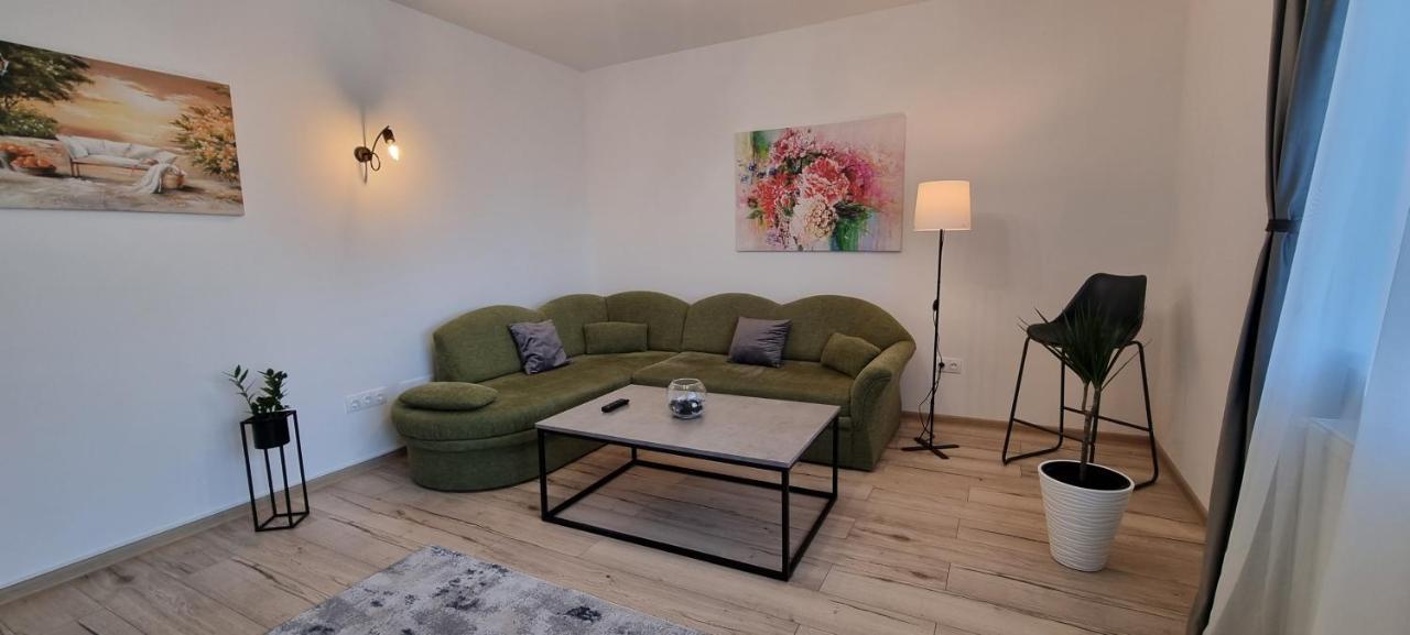 Ap Moden 3 Apartment Brasov Ngoại thất bức ảnh